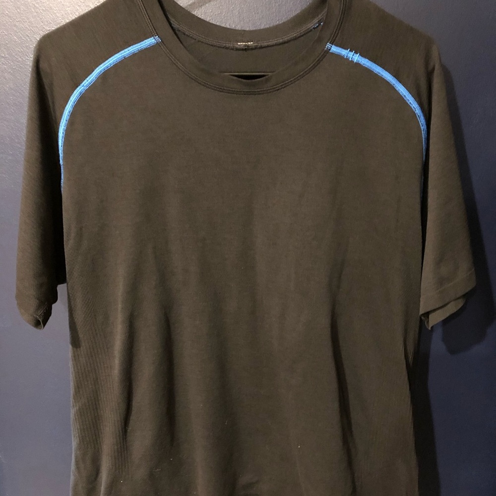 Lululemon Short Sleeve Men’s Medium